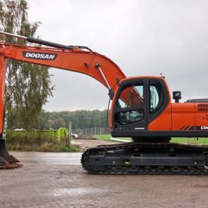 Doosan DX225 ( MACHINE/308 HOURS)