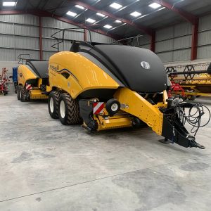 New Holland BB1290 Plus Baler