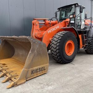 Hitachi — ZW310-6